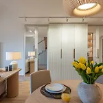 Cohost I Premium I On The Historic Pilies Street I Self Check-in Daire Vilnius