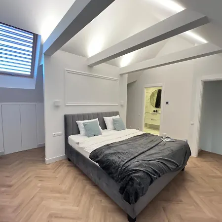Apartment Cohost I Premium Residences I On The Historic Pilies Street I Self Check-in *