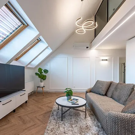 Apartment Cohost I Premium Residences I On The Historic Pilies Street I Self Check-in Vilnius
