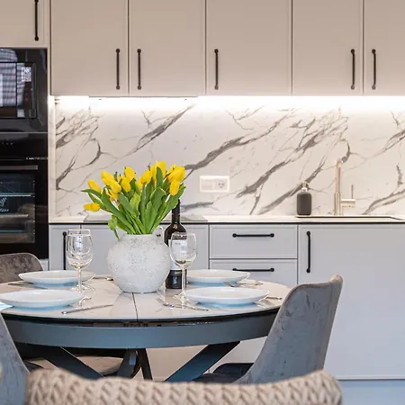 Cohost I Premium Residences I On The Historic Pilies Street I Self Check-in Vilnius