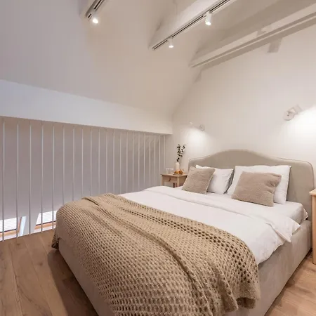 Apartman Cohost I Premium I On The Historic Pilies Street I Self Check-in Vilnius