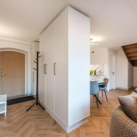 Cohost I Premium Residences I On The Historic Pilies Street I Self Check-in Vilnius