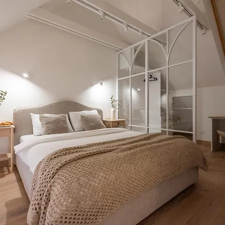 Apartment Cohost I Premium Residences I On The Historic Pilies Street I Self Check-in *