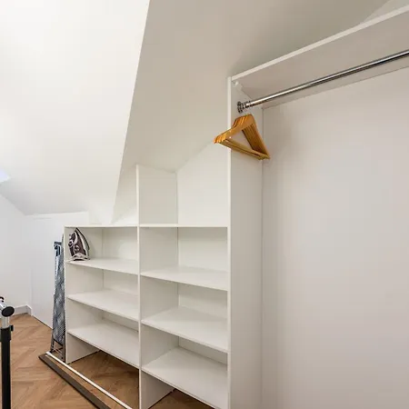 Cohost I Premium Residences I On The Historic Pilies Street I Self Check-in Vilnius