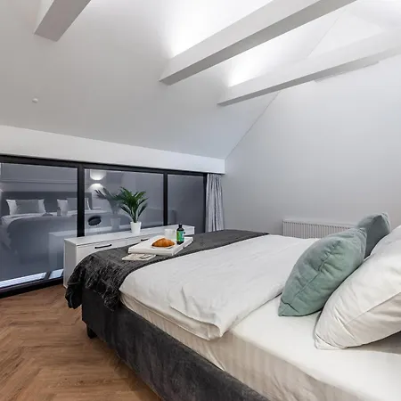 Apartment Cohost I Premium Residences I On The Historic Pilies Street I Self Check-in *