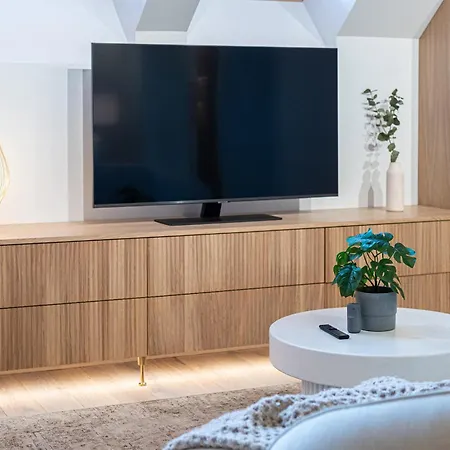 Cohost I Premium Residences I On The Historic Pilies Street I Self Check-in * Vilnius